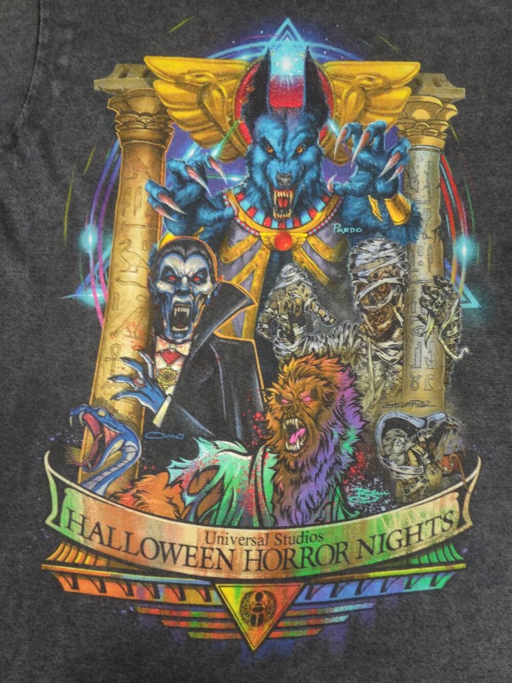 HALLOWEEN HORROR NIGHTS 2022 UNIVERSAL MONSTERS - GRAY MEDIUM WOMENS T-SHIRT M27